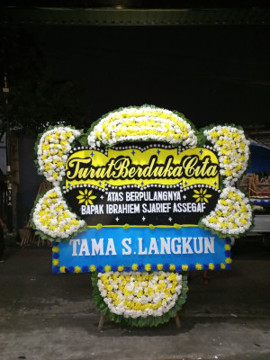 Papan Bunga Duka di Serawai
