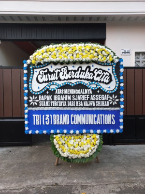 Papan Bunga Duka di Serawai